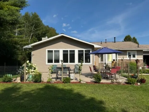 8888 Inverness Trail Rd, Cheboygan, MI 49721