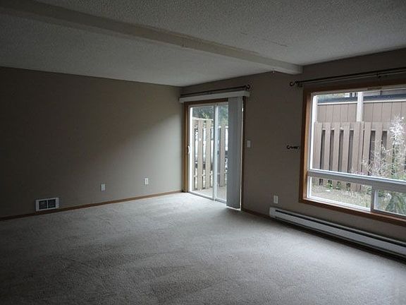 3rd image of 8217 51st Ave NE APT 4A