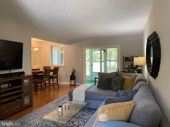 411 Stiles Ave APT B9, Maple Shade, NJ 08052