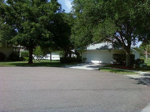 5th image of 1003 Blue Heron Ct