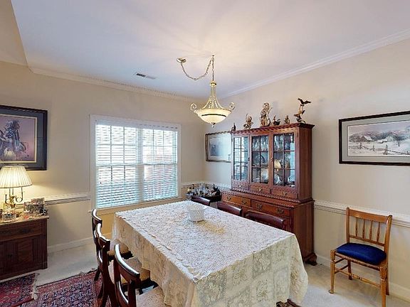 5th image of 203 Commonsgate Dr