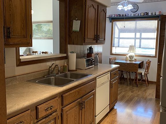 5th image of 1702 Westbury Ln