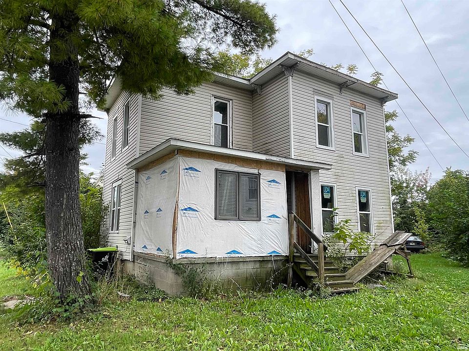 1st image of 444 1st St
