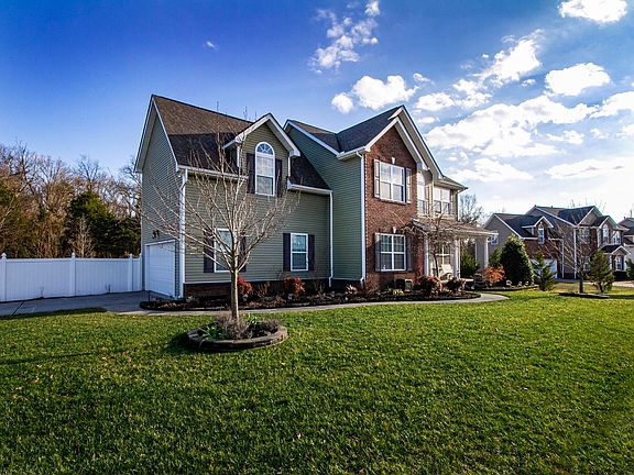 2nd image of 4647 Dawn Oaks Ln