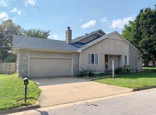 3715 N Pickwick Ave, Springfield, MO 65803
