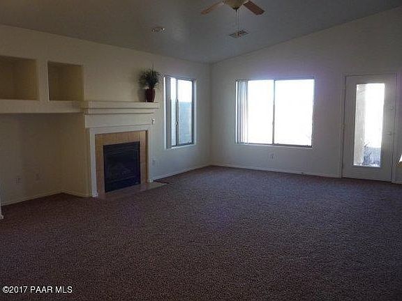 003_Living Room
