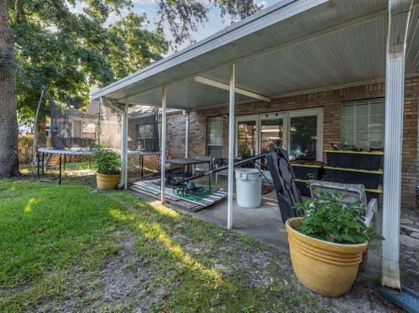 2812 Lee Trevino Ct, Shalimar, FL 32579