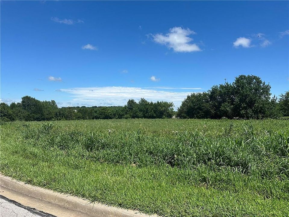 1st image of Hedge Ln