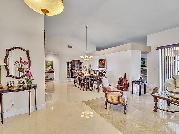 5th image of 5633 NW 86th Avenue