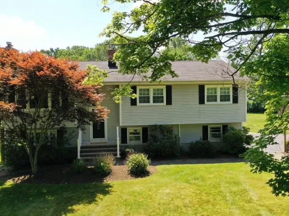 5 Parker Rd, Chester Twp., NJ 07930