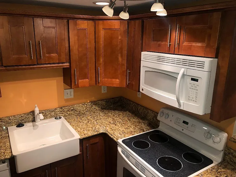 130 V St NW — Photo 5