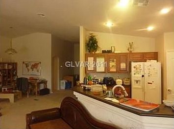 4th image of 8655 Frasure Falls Ave