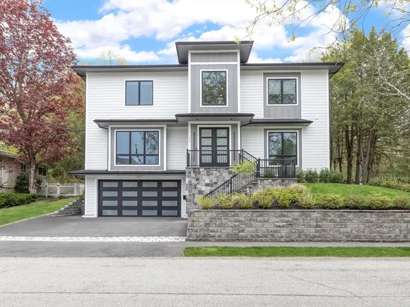 102 Booth St, Needham, MA 02494