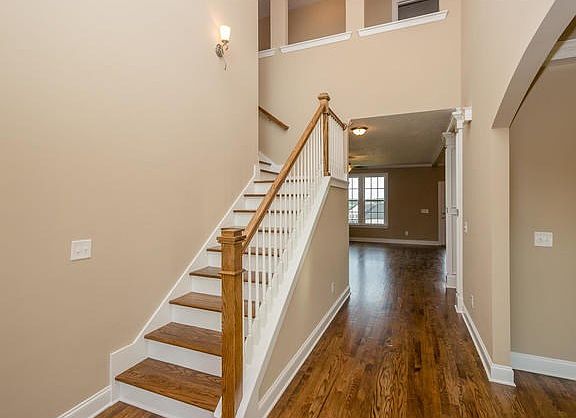 3rd image of 1619 Davenport Dr