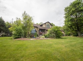 5979 Log House Rd, Hartford, WI 53027