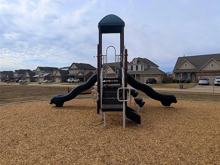 2242 Cross Colony Dr — Photo 15