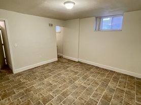 527 Gladstone Boulevard - B