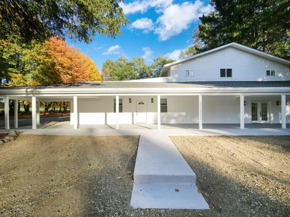 6947 Brown Rd, Parma, MI 49269