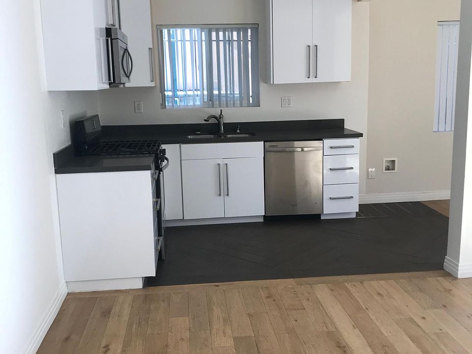 1st image of 3840 Ingraham St #205