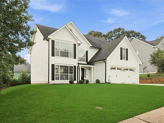 3rd image of 2765 Suwanee Lakes Trl