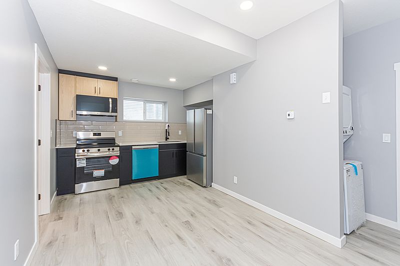 Edmonton Apartment for rent - 3 Bedrooms — photo 81