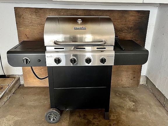 Gas grill stays with condo