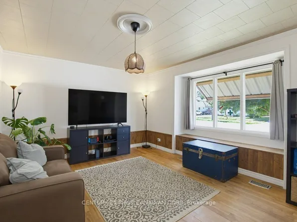 3 Parkside Dr, Saint Thomas, ON N5R 3T8