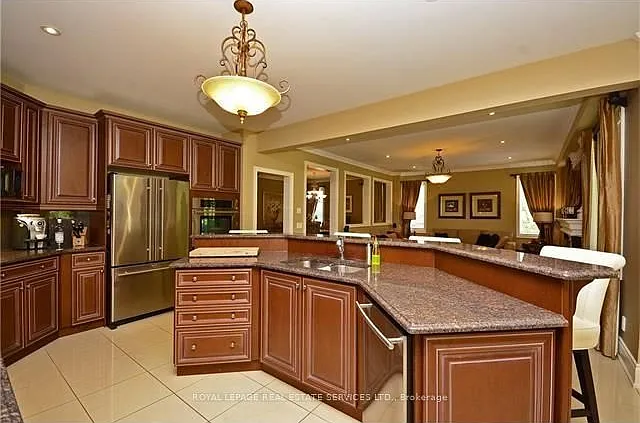 2271 Lyndhurst Dr — Photo 7