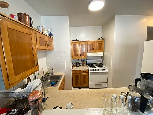 2 Hine Pl Photo 1