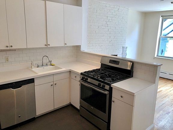 4th image of 13 Avenue A APT 2
