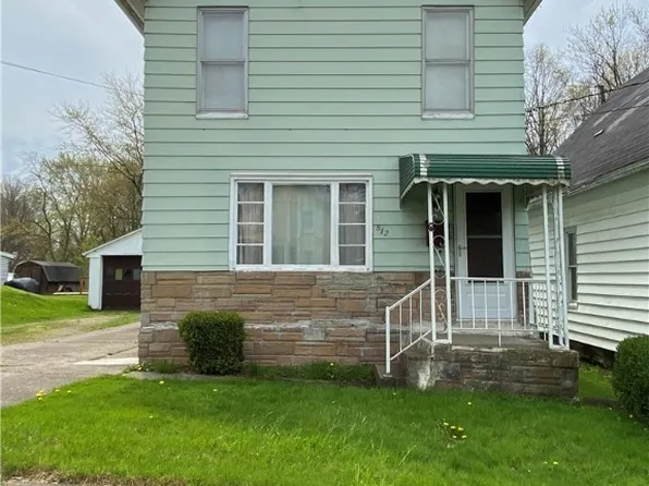 812 E 16th St, Ashtabula, OH 44004