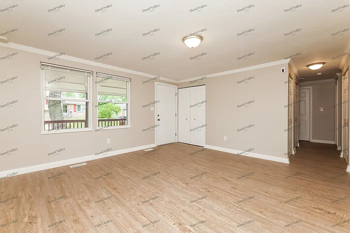 189 Woburn Farm Cir — Photo 5