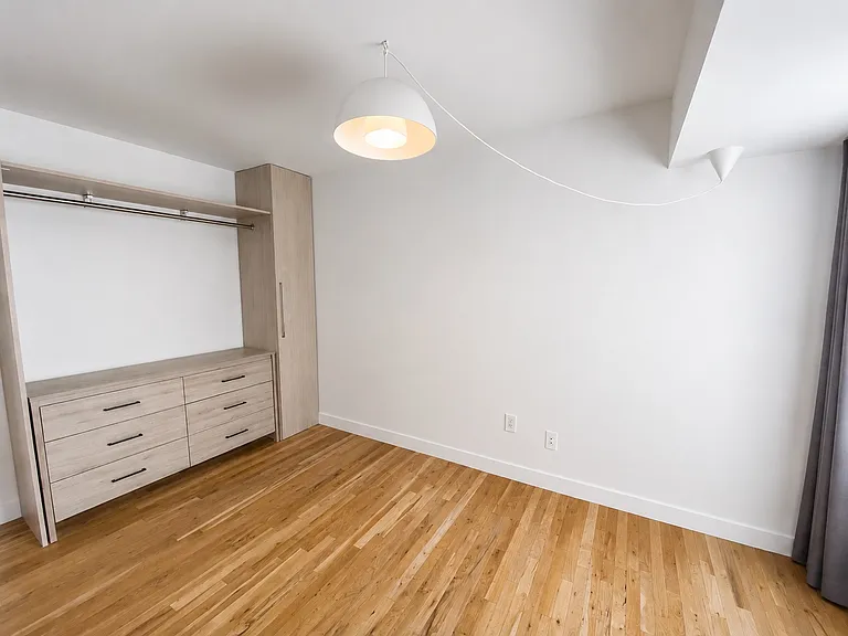 22 Veterans Way — Photo 41