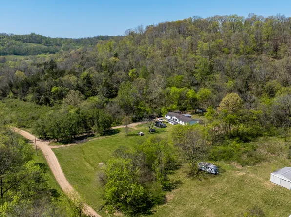 510 Rogues Fork Rd, Bethpage, TN 37022