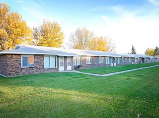 2015 8th St NW #5, Minot, ND 58703