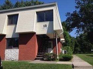 1302 McIntosh Pl, Newburgh, NY 12550