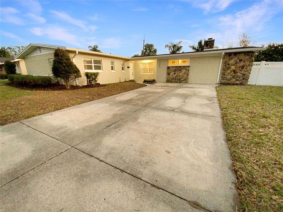1st image of 326 Krueger St