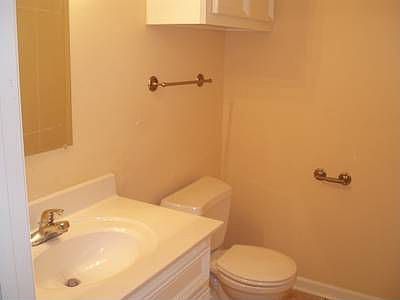 2nd image of 2908 Warren Ave