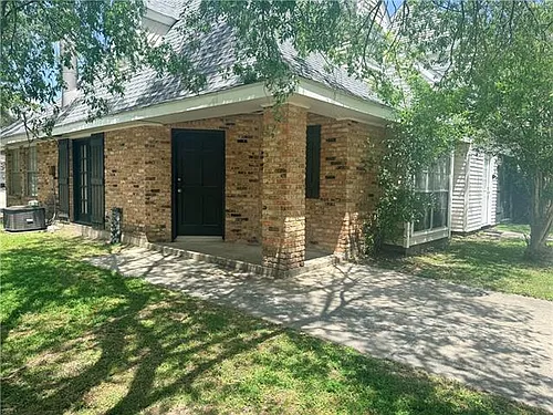 1500 Richmond Dr Photo 1