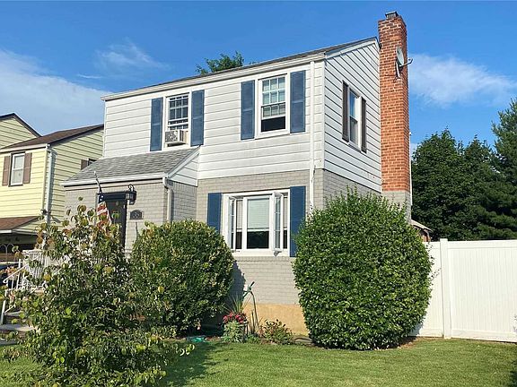 2nd image of 35 Crystal St