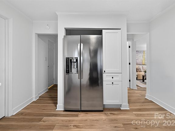 4th image of 1001 N Ransom St