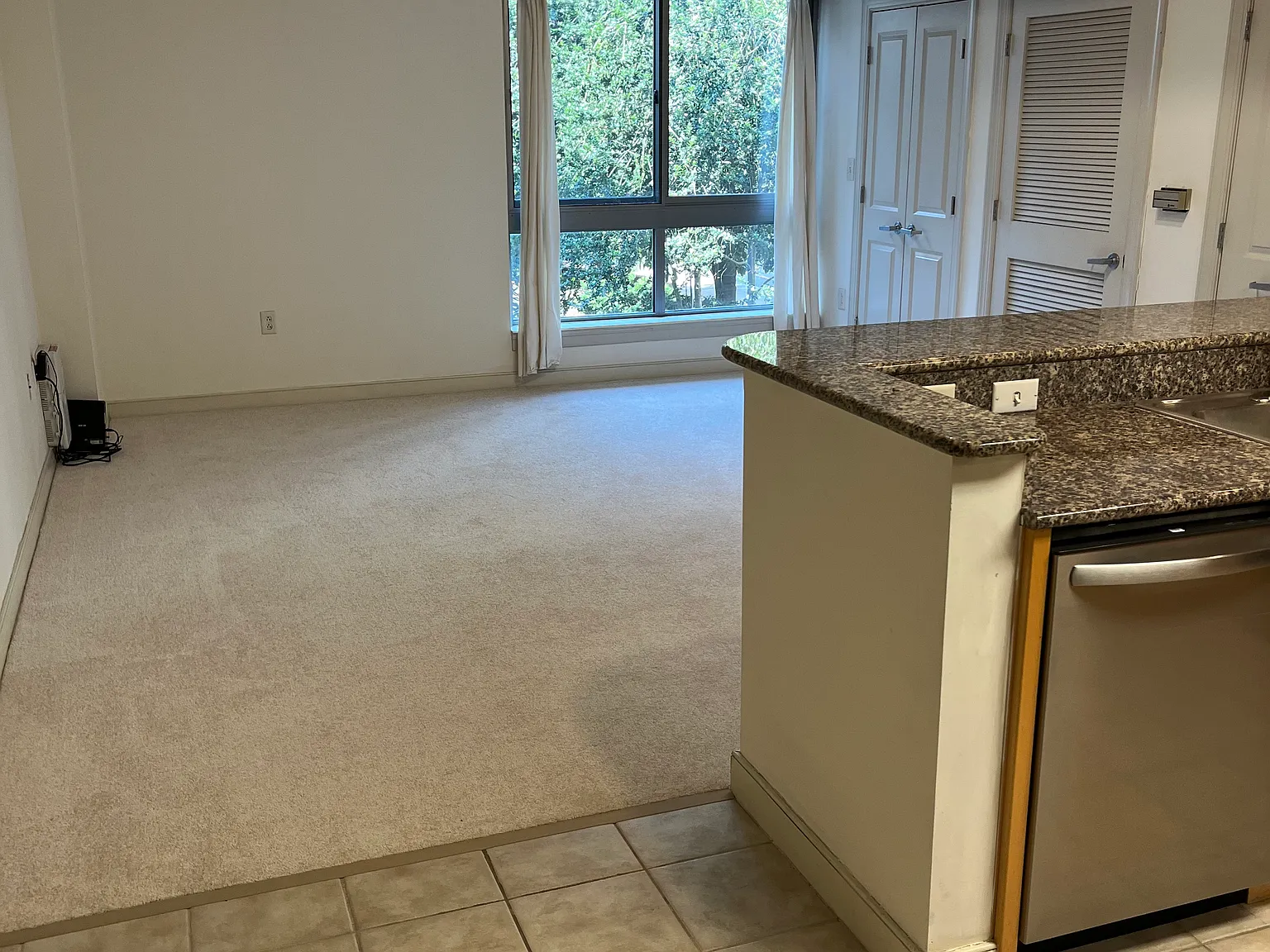 Studio, 580 sqft, $1,900 — Photo 4