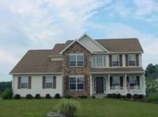 203 Throttle Ct, Stewartstown, PA 17363