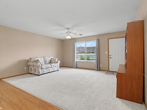 4th image of 1610 E Deer Run Ln