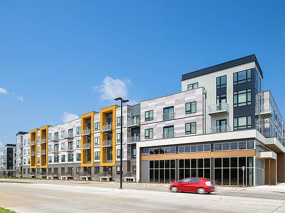 3rd image of 1000 Berkley Pkwy #352