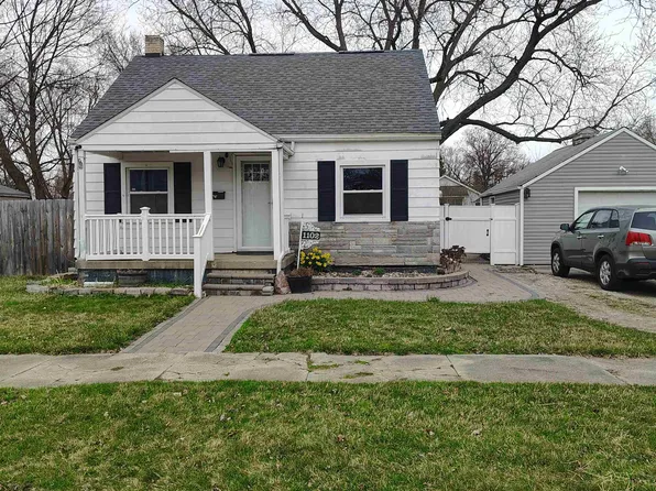 1102 Crawford St, Flint, MI 48507