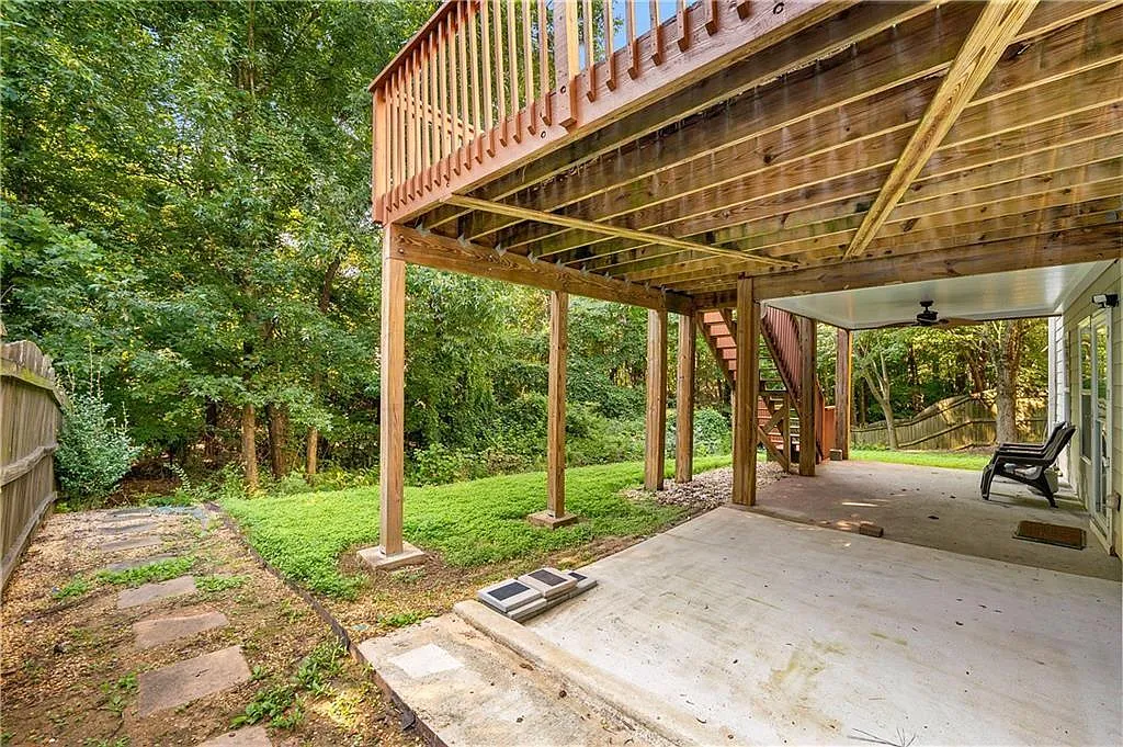 5 bed, 3.5 bath, 2239 sqft, $2,800 — Photo 4