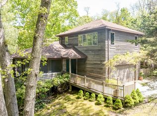86 S Ferry Rd, Shelter Island, NY 11964