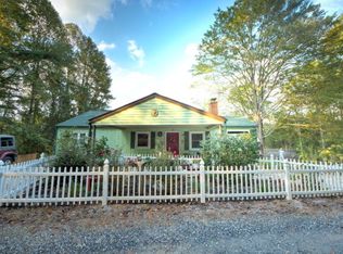 421 Cedar Hills Dr, Franklin, NC 28734