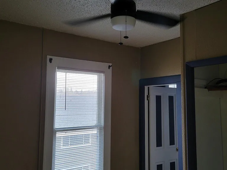 150 Sweetwater St #4 — Photo 5